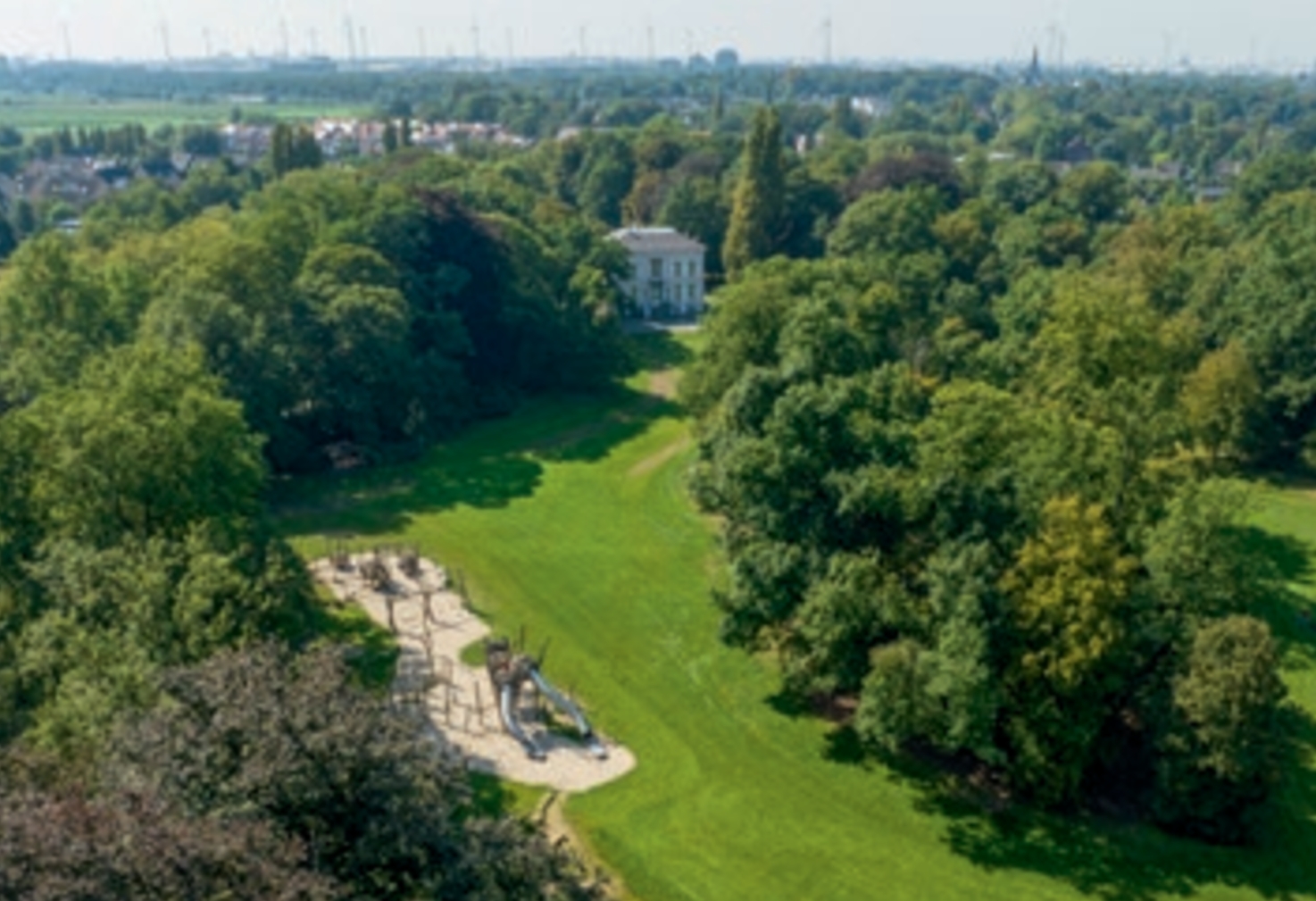 Zicht op kasteel Hof de Bist